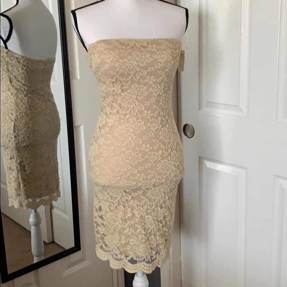 🍀2 for $25 Nude lace tube dress